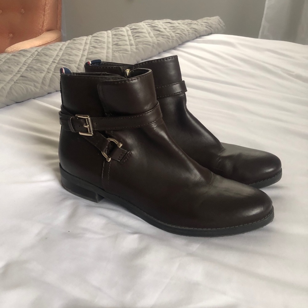 Tommy Hilfiger dark brown booties